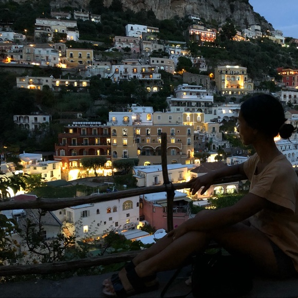 Meet your posher. - Picture 2 of 2